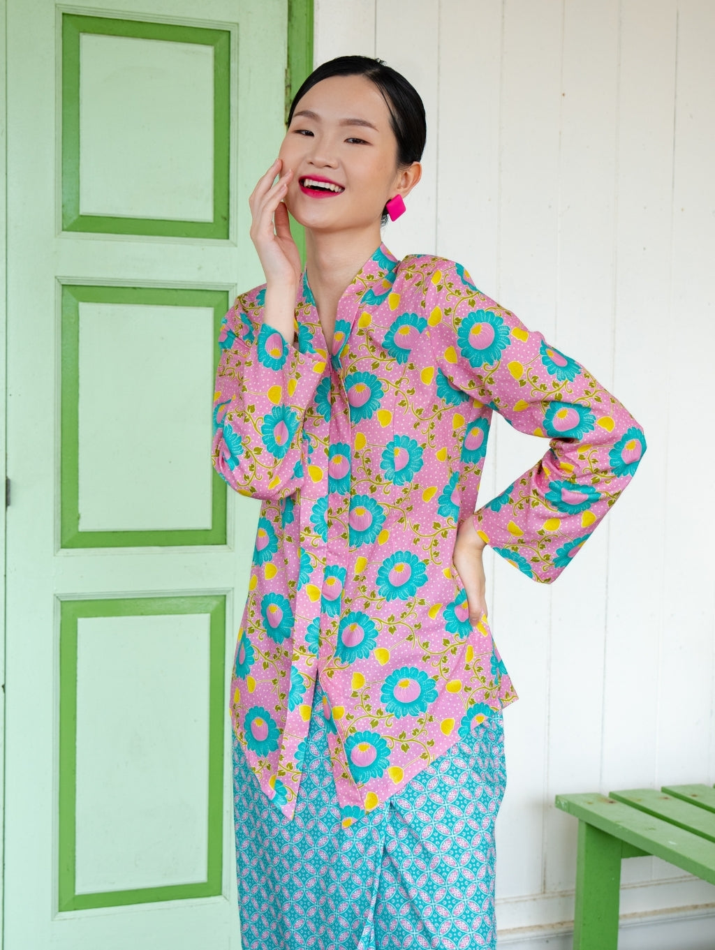 Ratna Kebaya